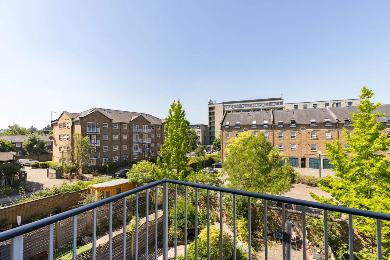 8 Schooner Close, London, photo 6