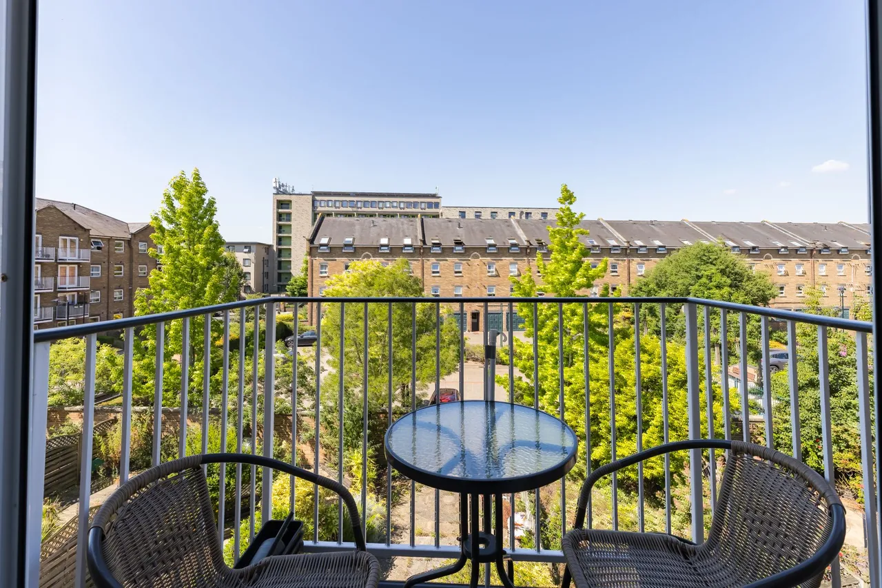 8 Schooner Close, London, photo 4