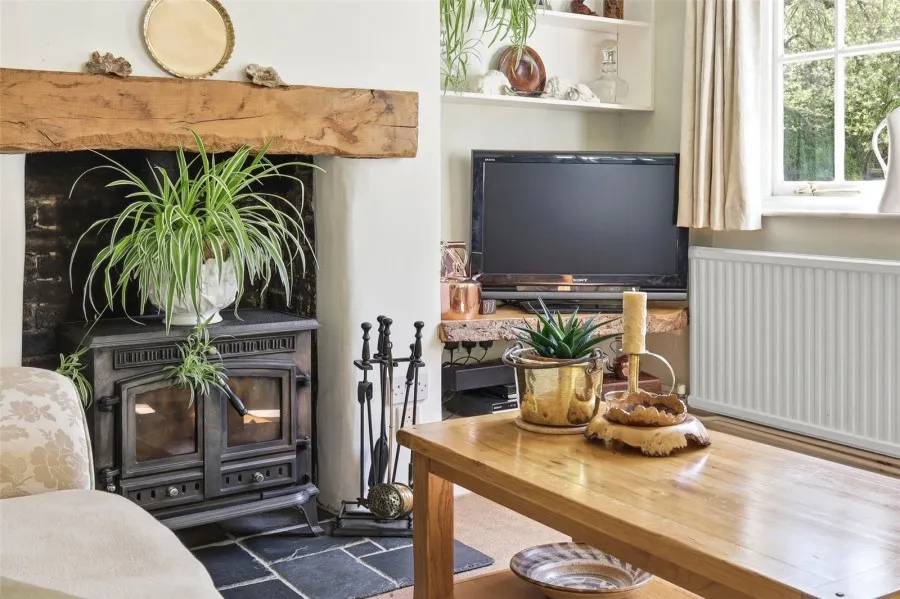 House Under Offer with 3 bedrooms in Radwinter, Saffron Walden, CB10, photo 2