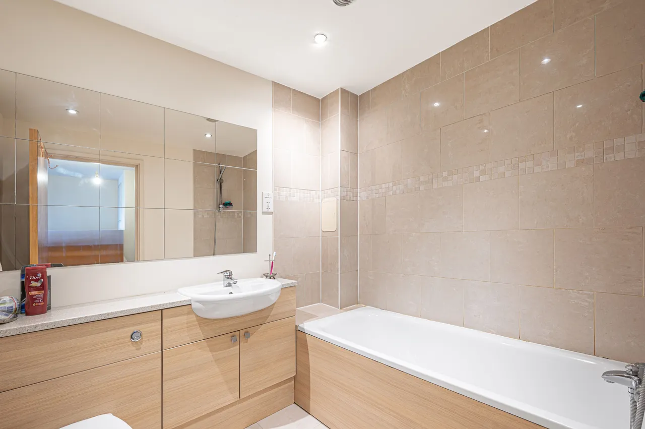 London, NW4, photo 6
