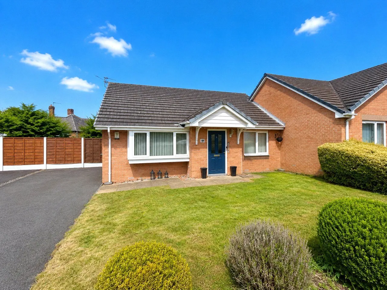 2 bed property for sale, Chanters Close, Blackley, M9