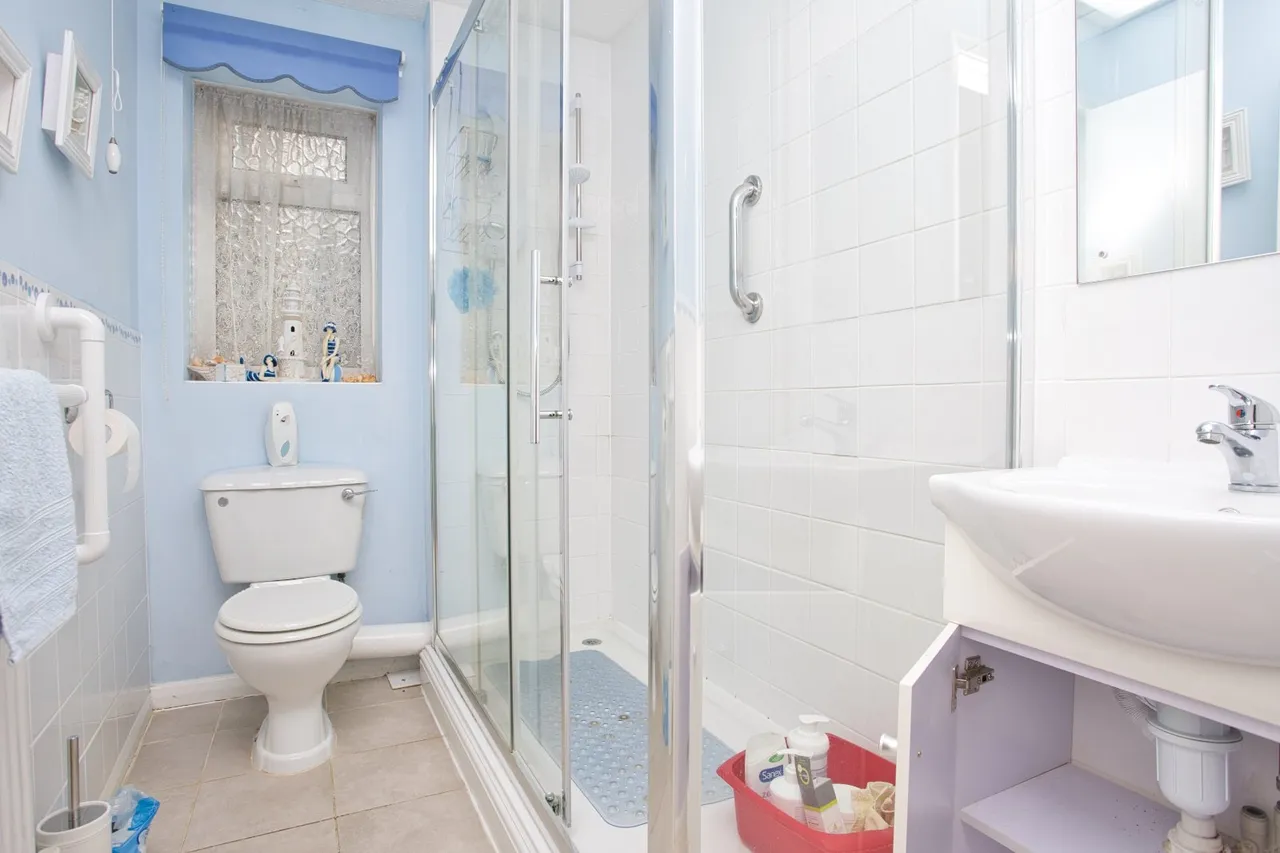 Belinda Court, Folkestone, CT19, photo 6