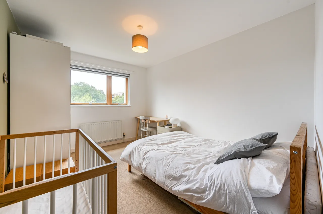 94 Millard Road, London, photo 6
