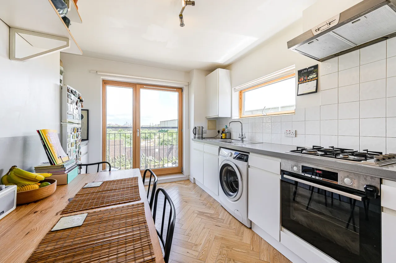 94 Millard Road, London, photo 5