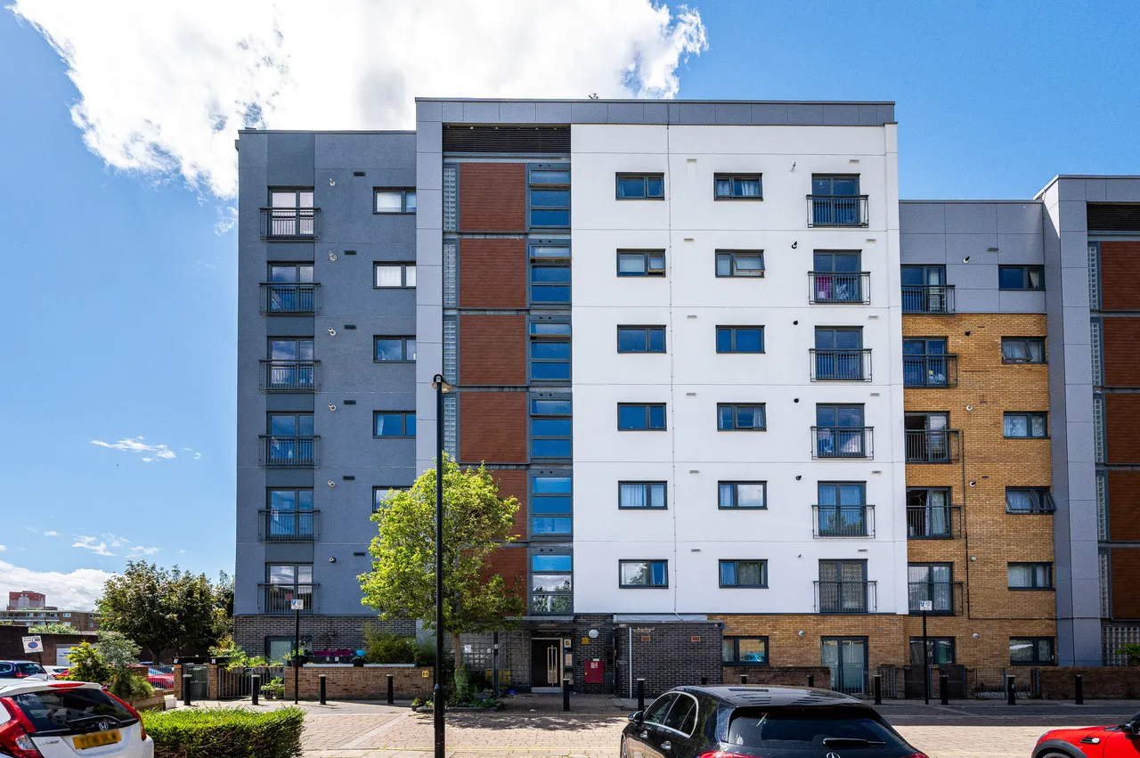 94 Millard Road, London, photo 9