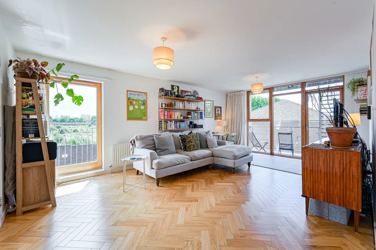 94 Millard Road, London, photo 3