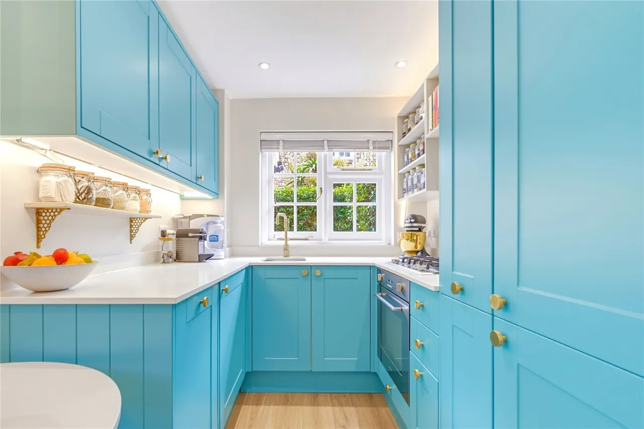 St. Hughes Close, London, SW17, photo 2