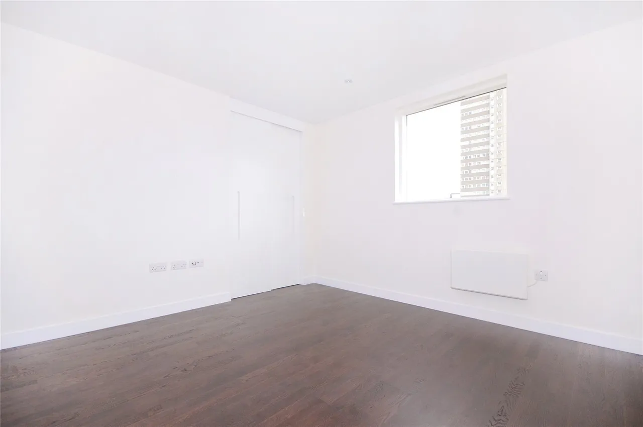 Pump House Crescent, Brentford, TW8, photo 5