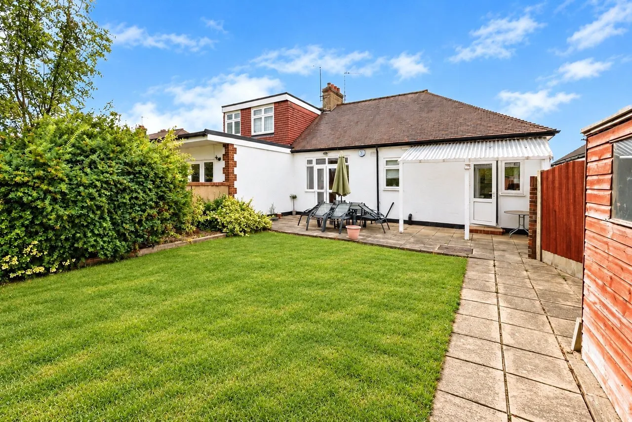 Ravenscourt Drive, Hornchurch, Essex, RM12, photo 31