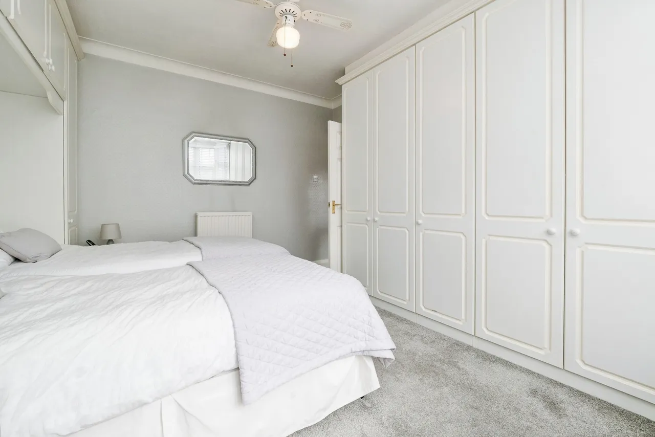 Ravenscourt Drive, Hornchurch, Essex, RM12, photo 25