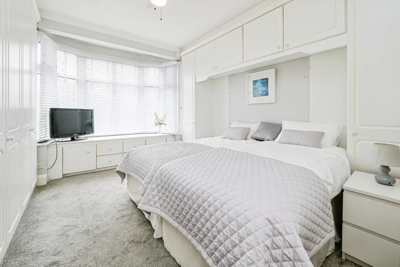 Ravenscourt Drive, Hornchurch, Essex, RM12, photo 5