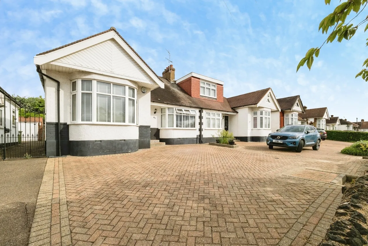 Ravenscourt Drive, Hornchurch, Essex, RM12, photo 11