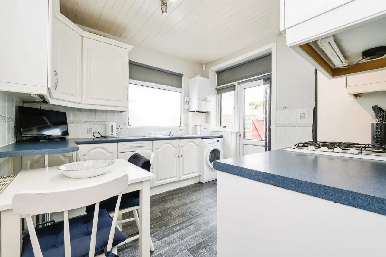 Ravenscourt Drive, Hornchurch, Essex, RM12, photo 3