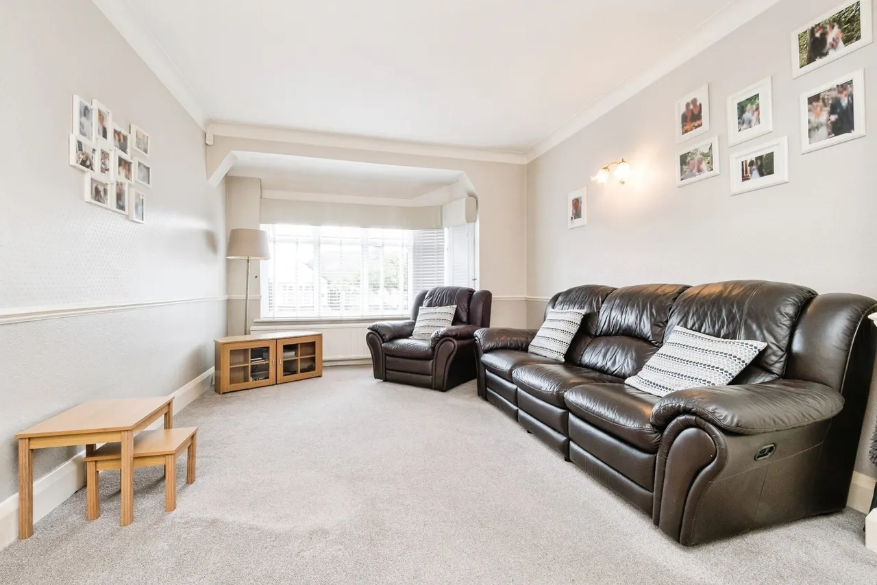 Ravenscourt Drive, Hornchurch, Essex, RM12, photo 21