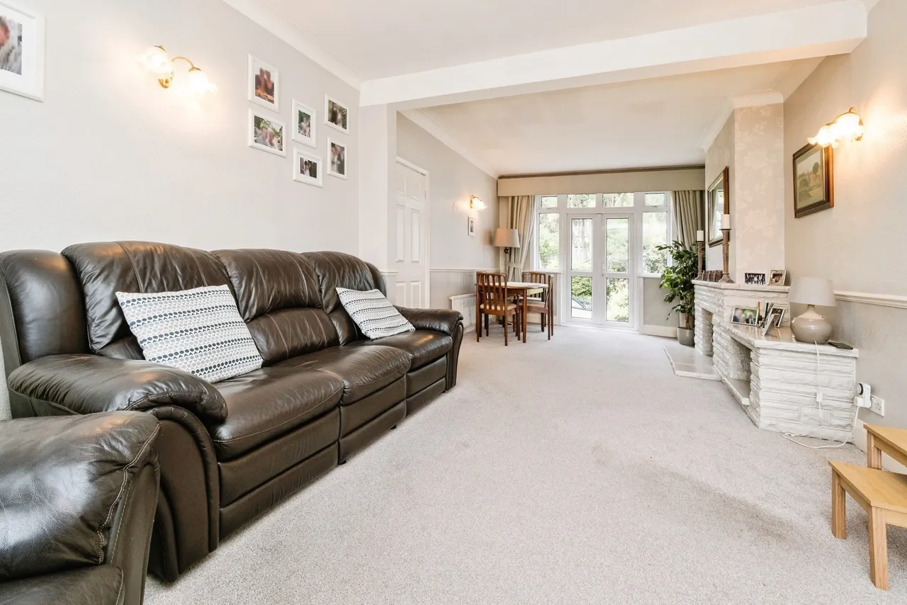 Ravenscourt Drive, Hornchurch, Essex, RM12, photo 2