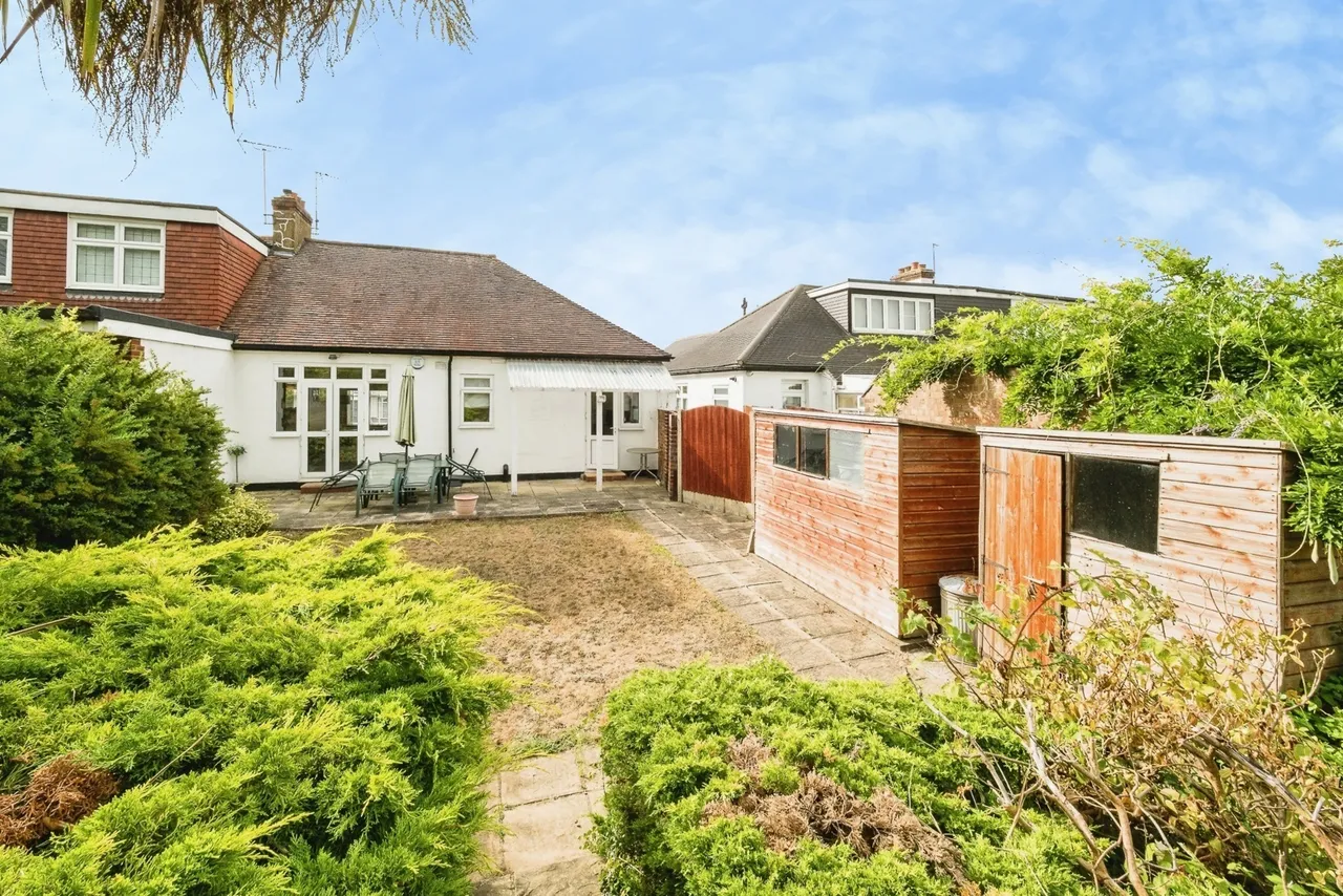 Ravenscourt Drive, Hornchurch, Essex, RM12, photo 29