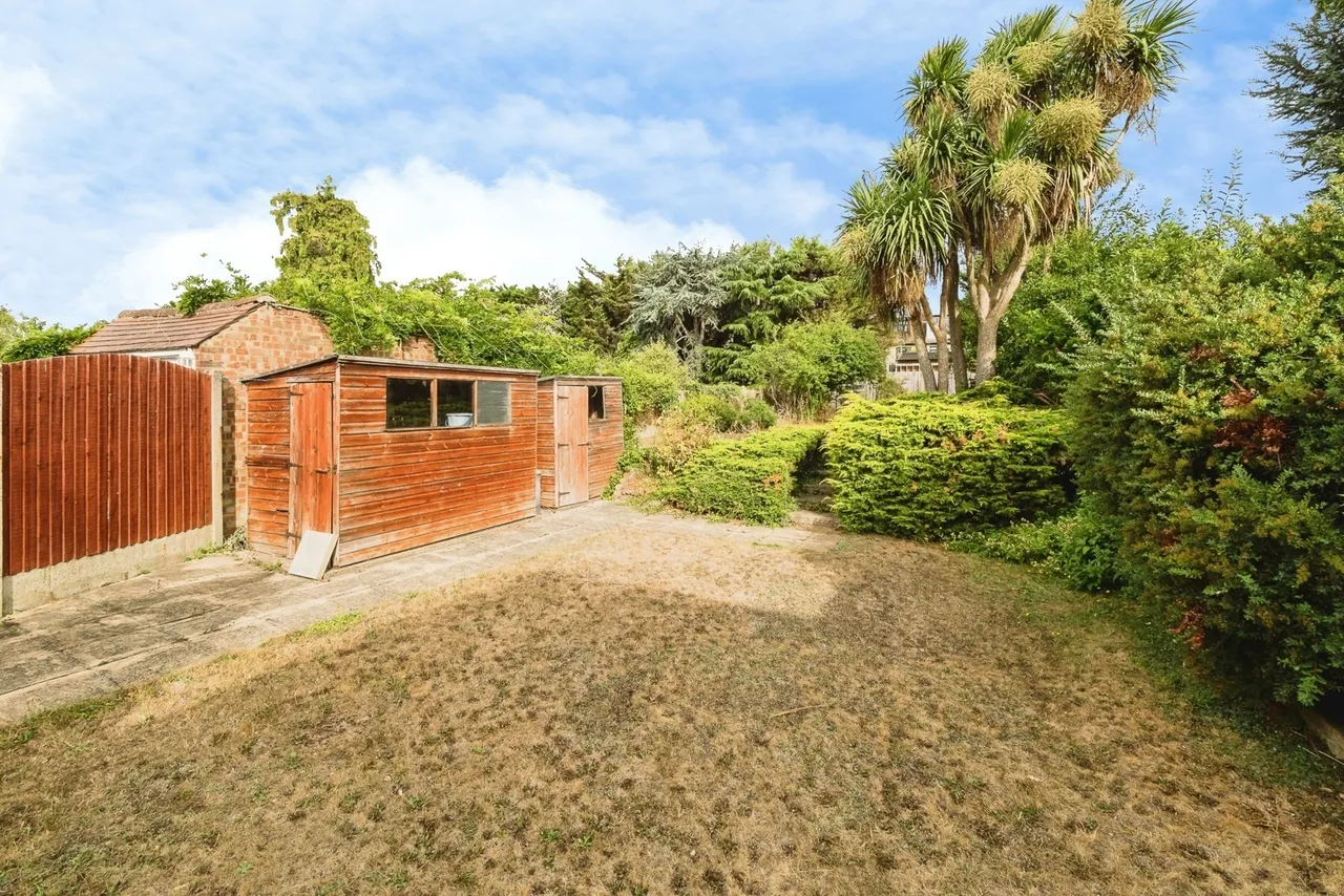 Ravenscourt Drive, Hornchurch, Essex, RM12, photo 18