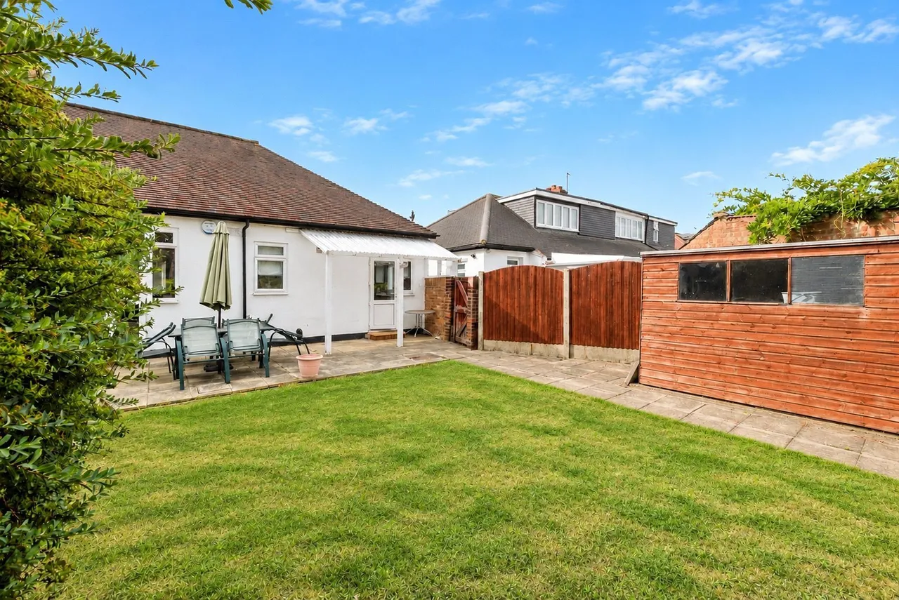 Ravenscourt Drive, Hornchurch, Essex, RM12, photo 30