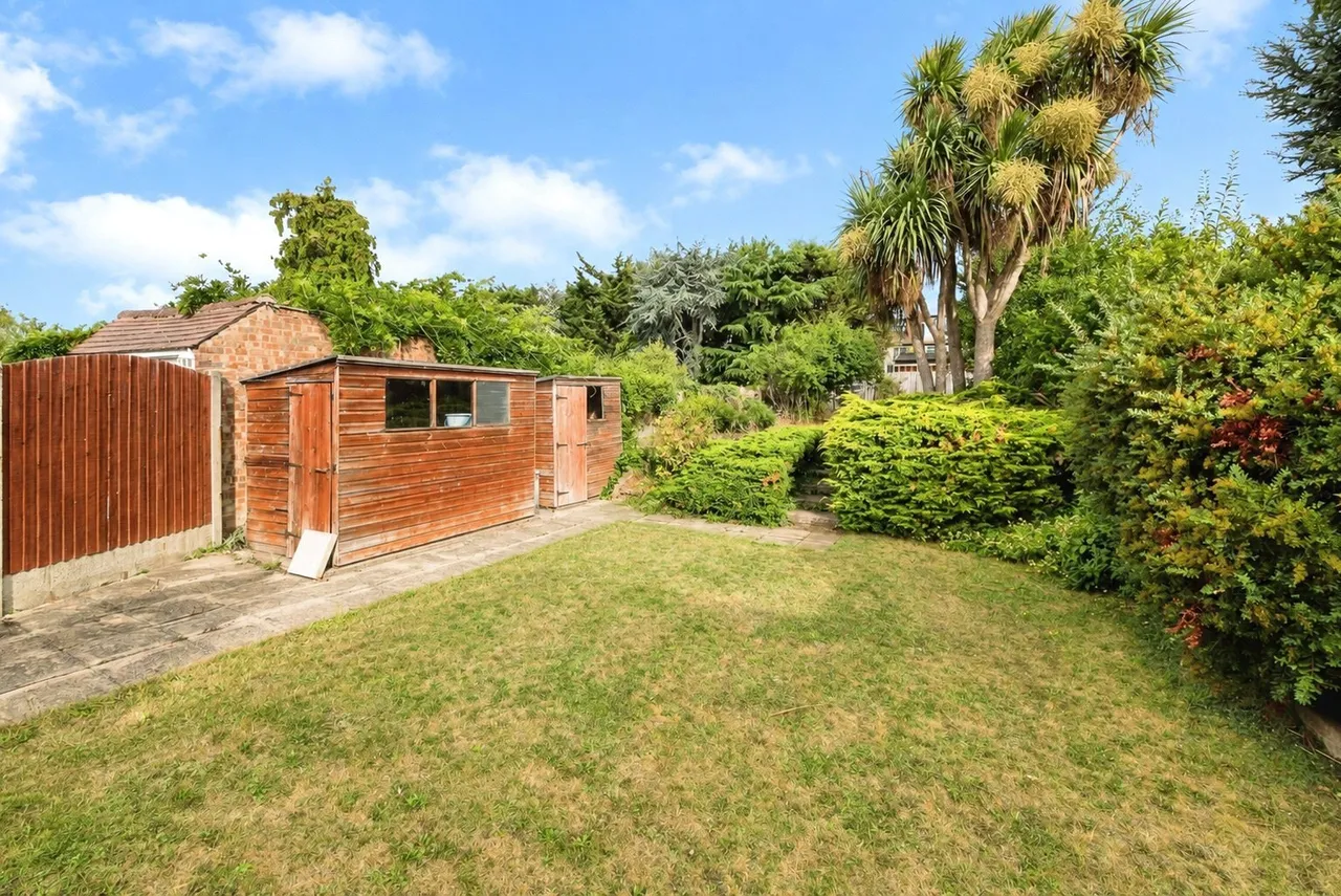 Ravenscourt Drive, Hornchurch, Essex, RM12, photo 17