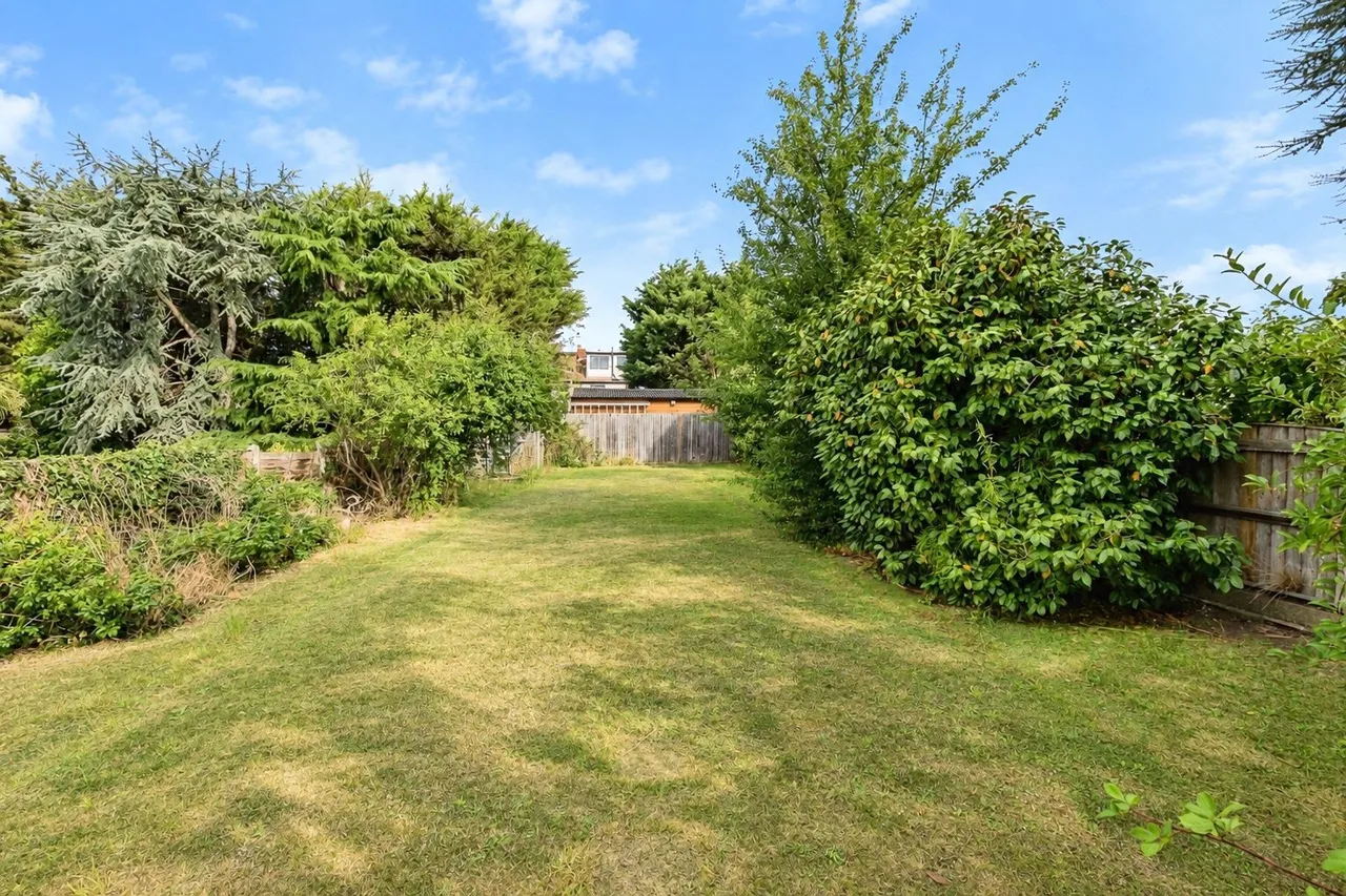 Ravenscourt Drive, Hornchurch, Essex, RM12, photo 6