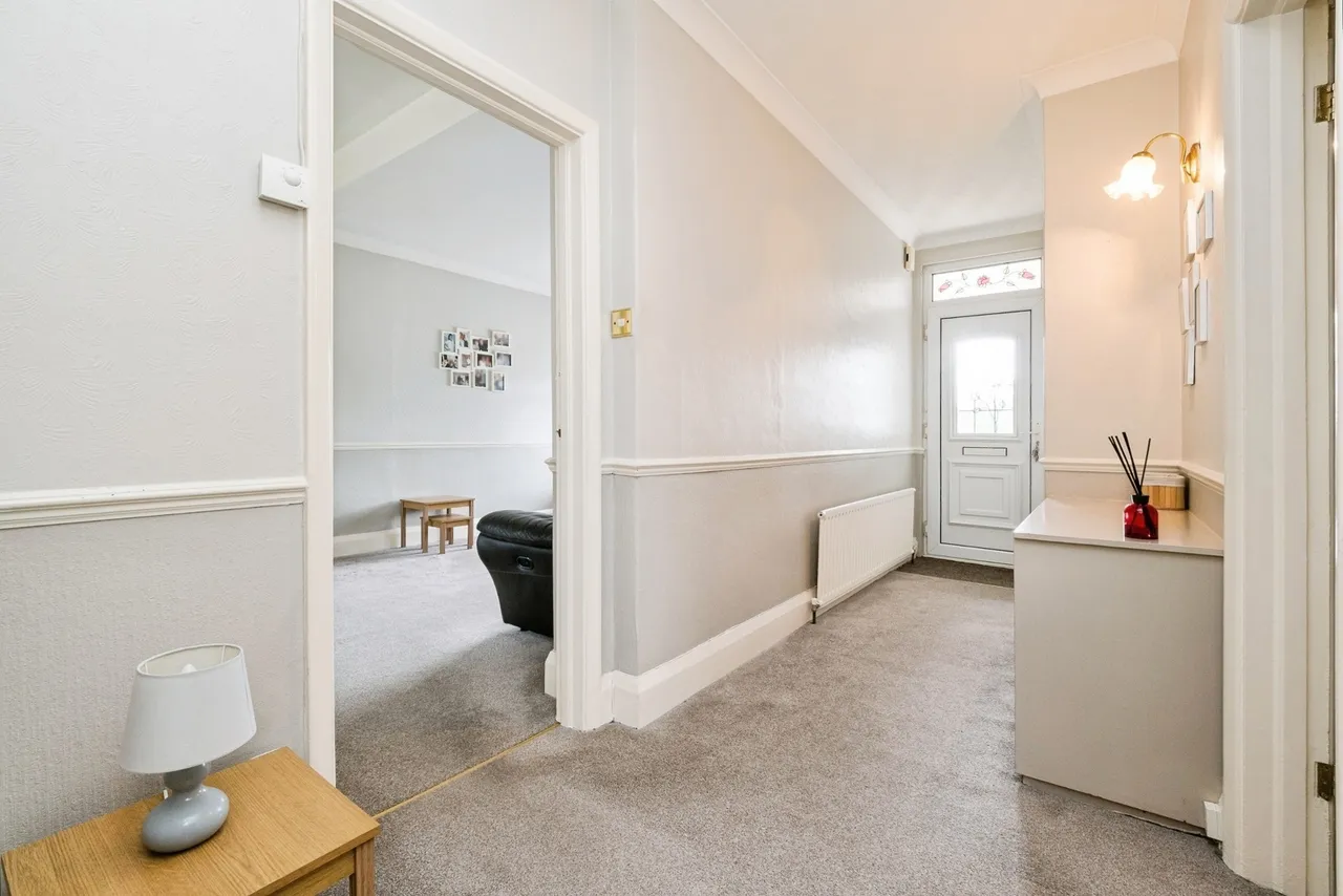 Ravenscourt Drive, Hornchurch, Essex, RM12, photo 10