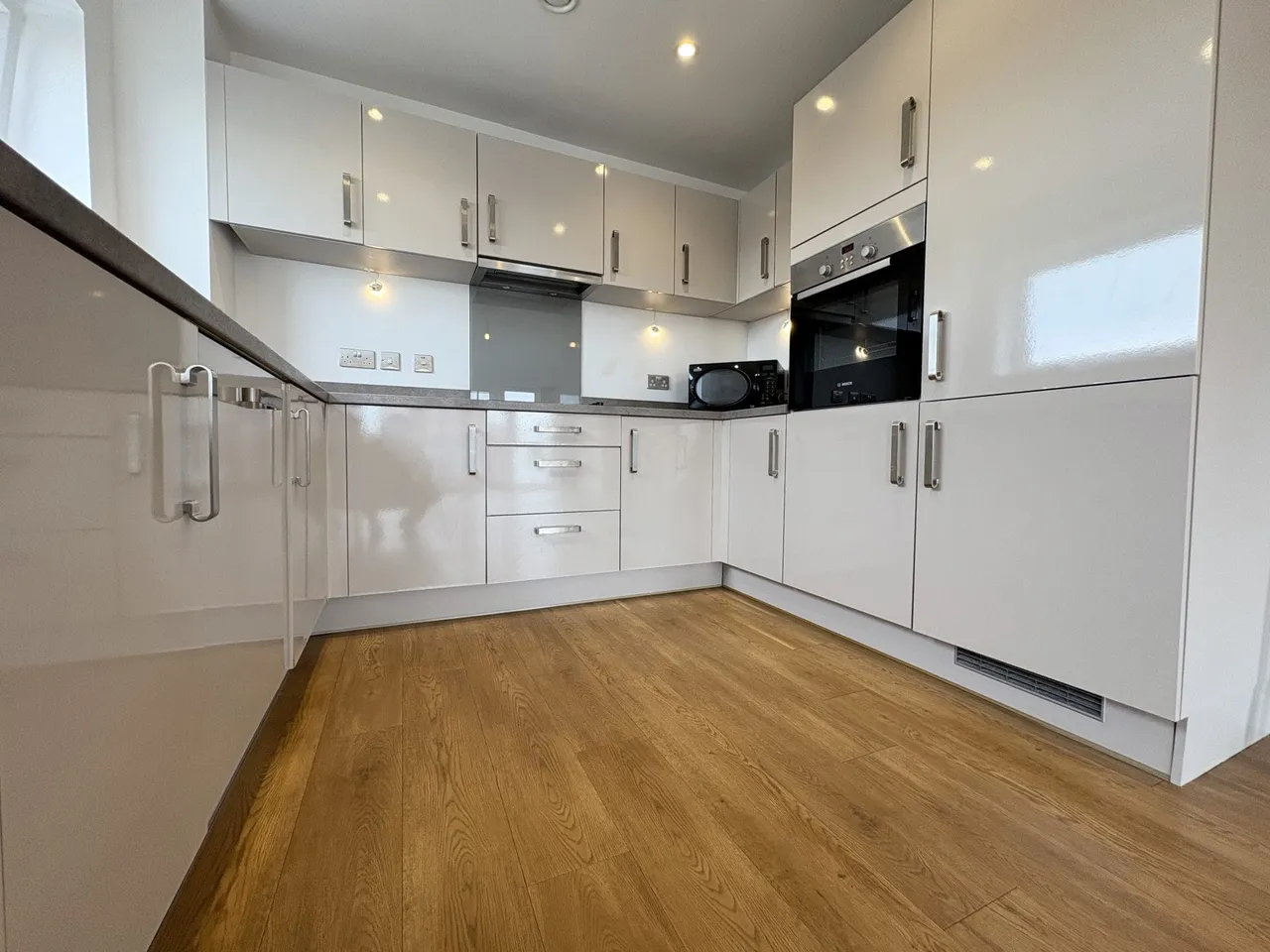Flat 15, Acorn Lodge, Milton Keynes, 1 Pascal Mews, MK10 9UL, photo 6
