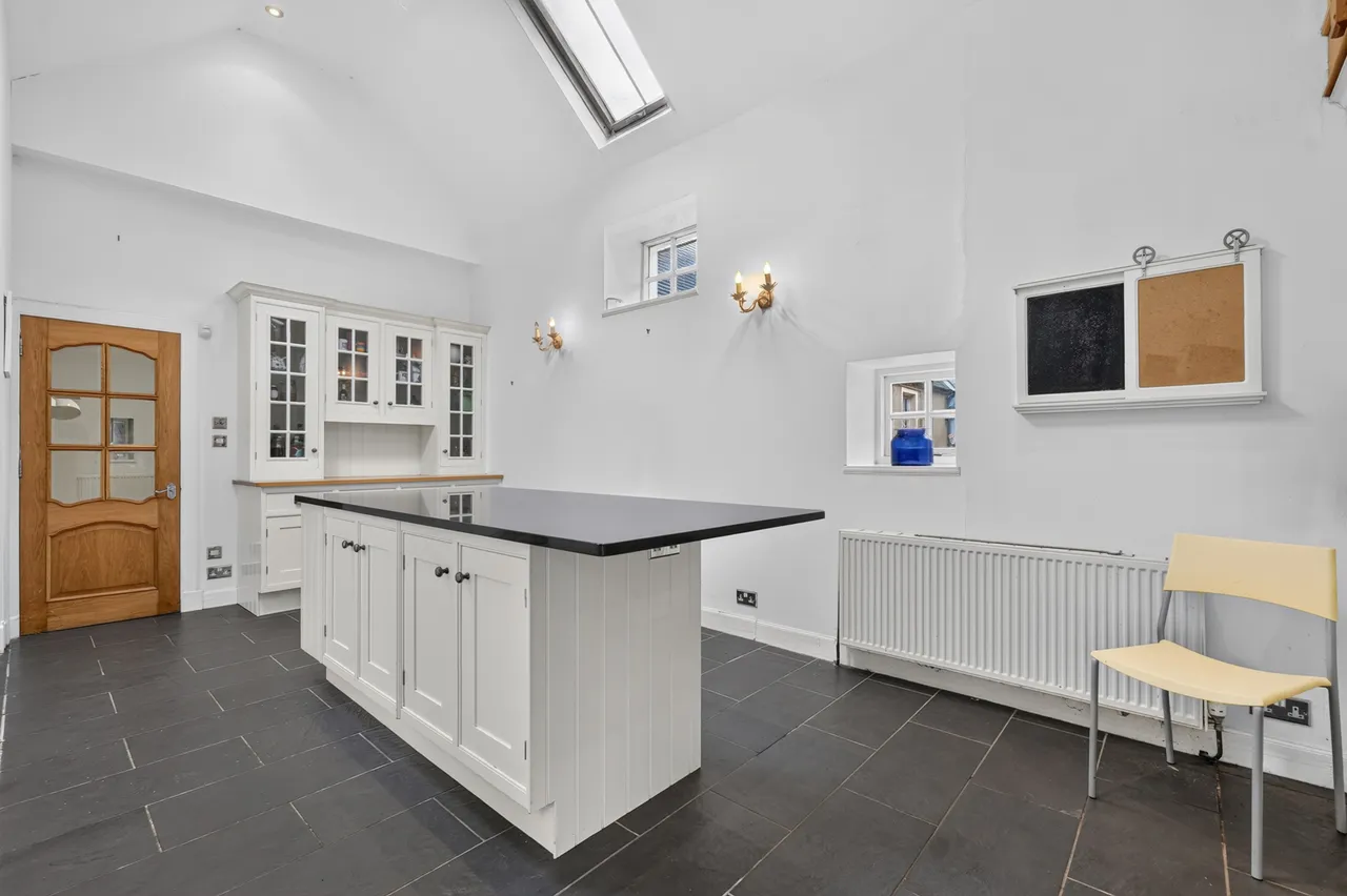 The Stables, Ladyland, Kilbirnie, KA25 7JR, photo 8