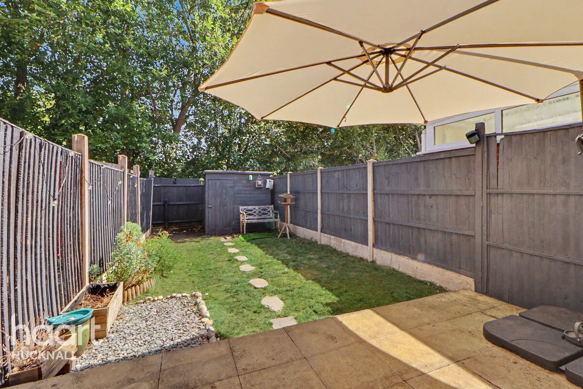 Jenny Burton Way, Nottingham, NG15, photo 12