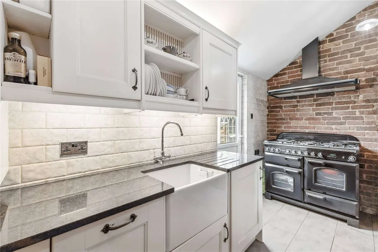 Anyards Road, Cobham, KT11, photo 3