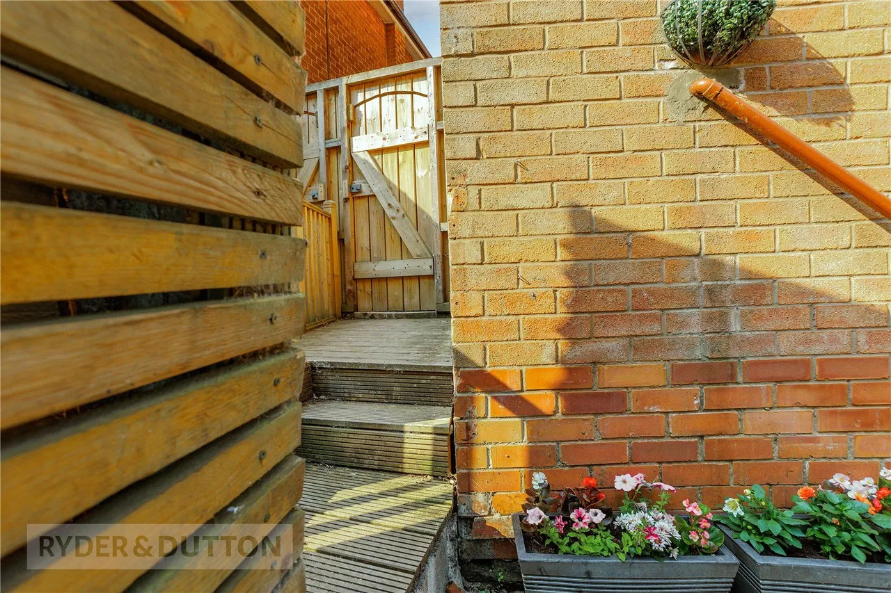 Crossbridge Road, Hyde, SK14, photo 17