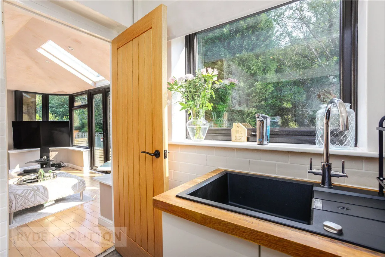 Crossbridge Road, Hyde, SK14, photo 16