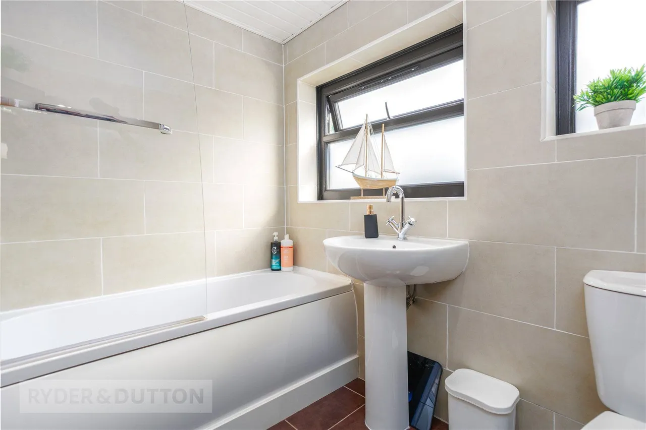 Crossbridge Road, Hyde, SK14, photo 32