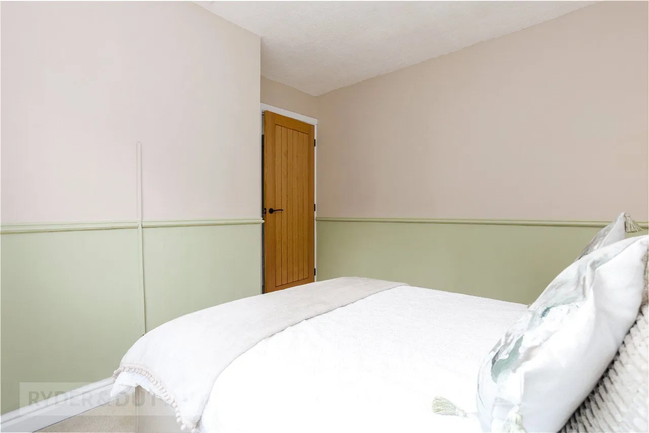 Crossbridge Road, Hyde, SK14, photo 27