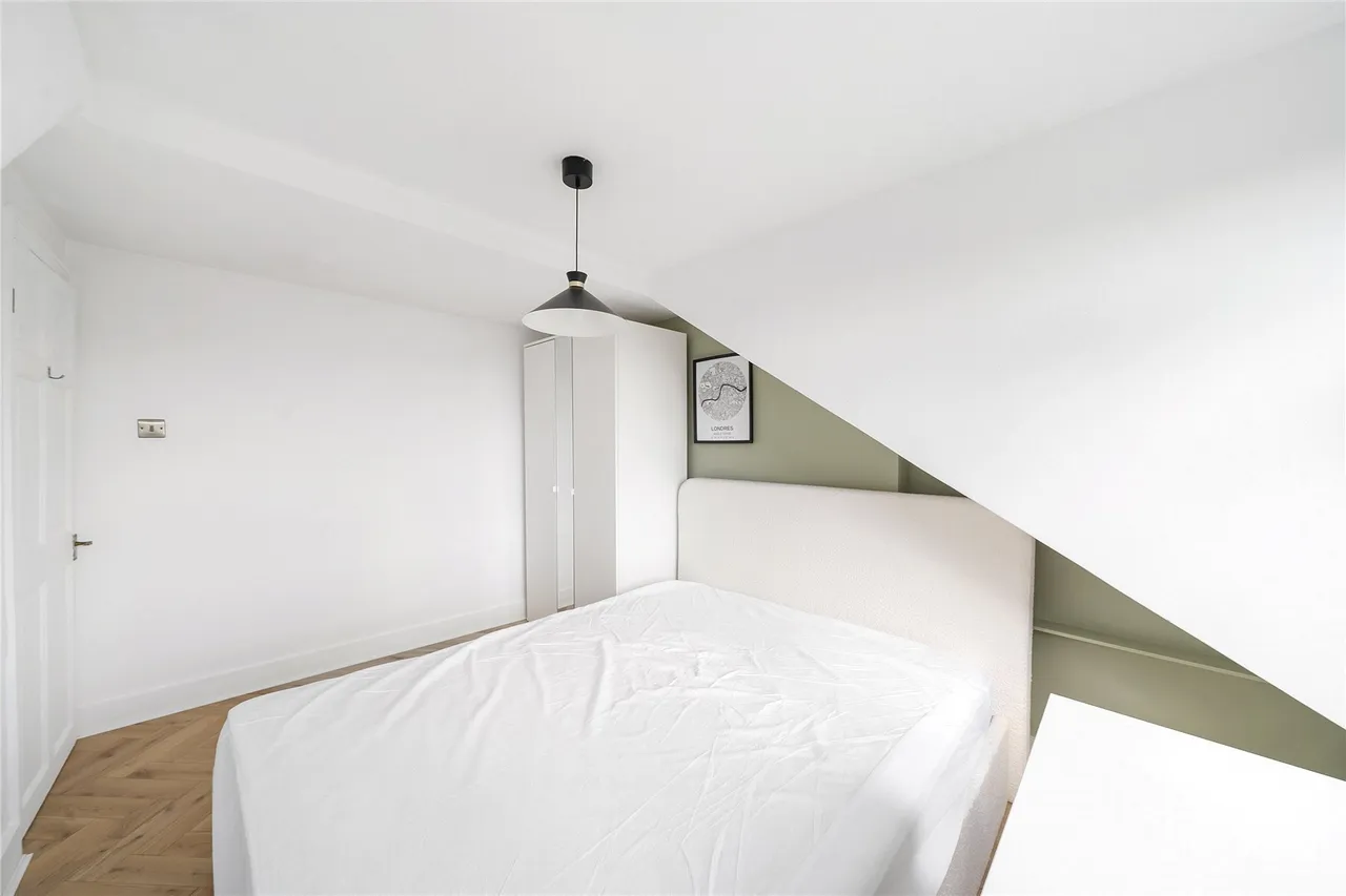 Narbonne Avenue, London, SW4, photo 6