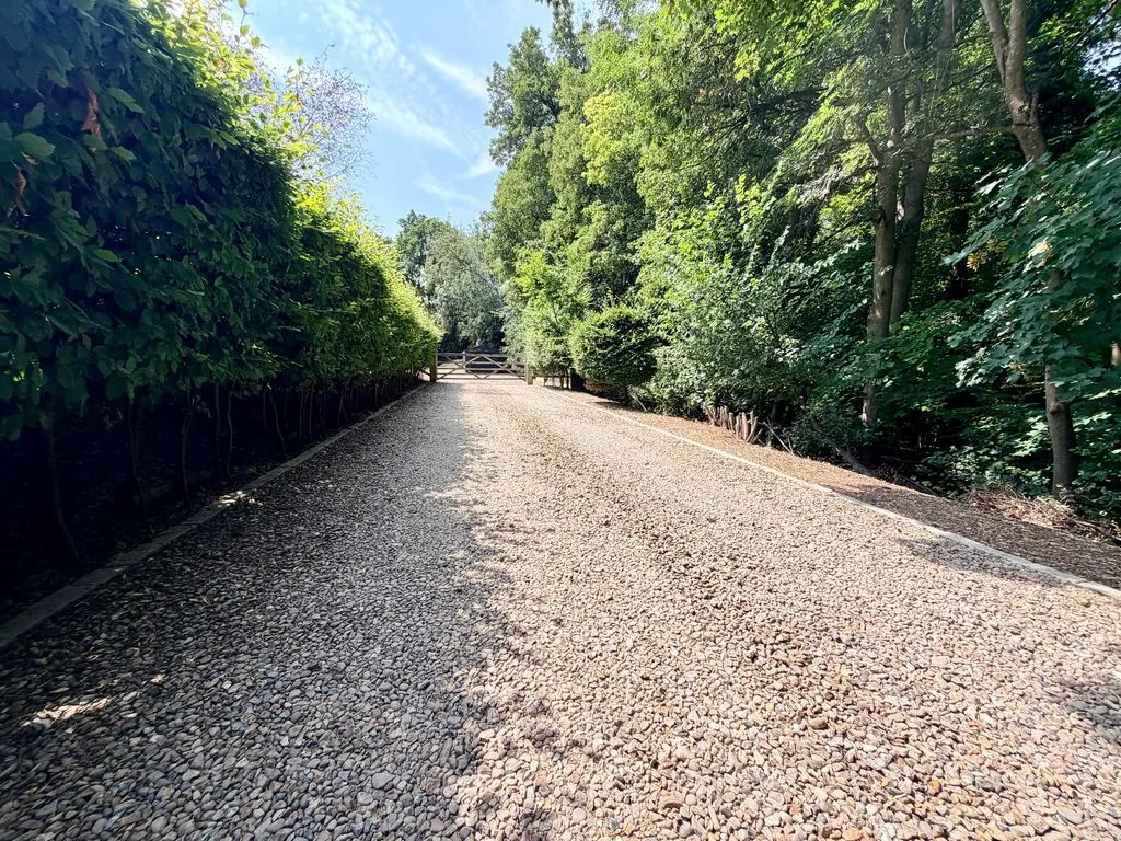 Kiln Lane, Bourne End SL8 5JE, photo 10