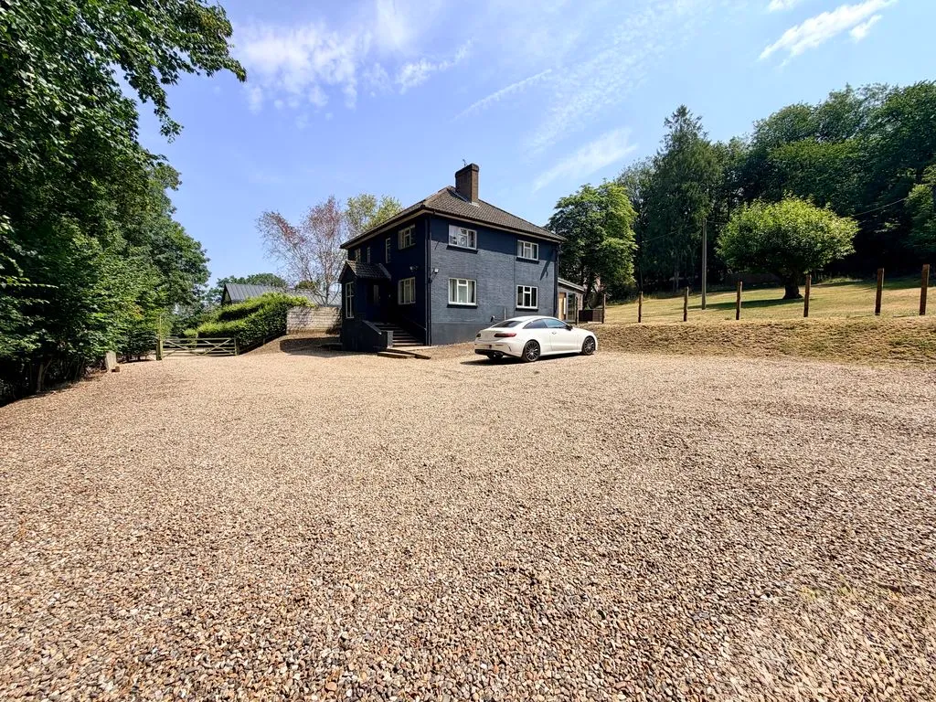 4 bed house for sale — Kiln Lane, Bourne End SL8 5JE
