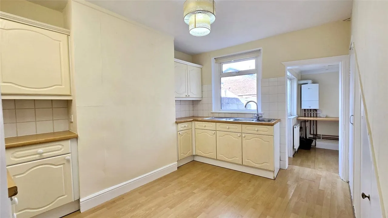 Meadow Road, Salisbury, Wiltshire, SP2, photo 2