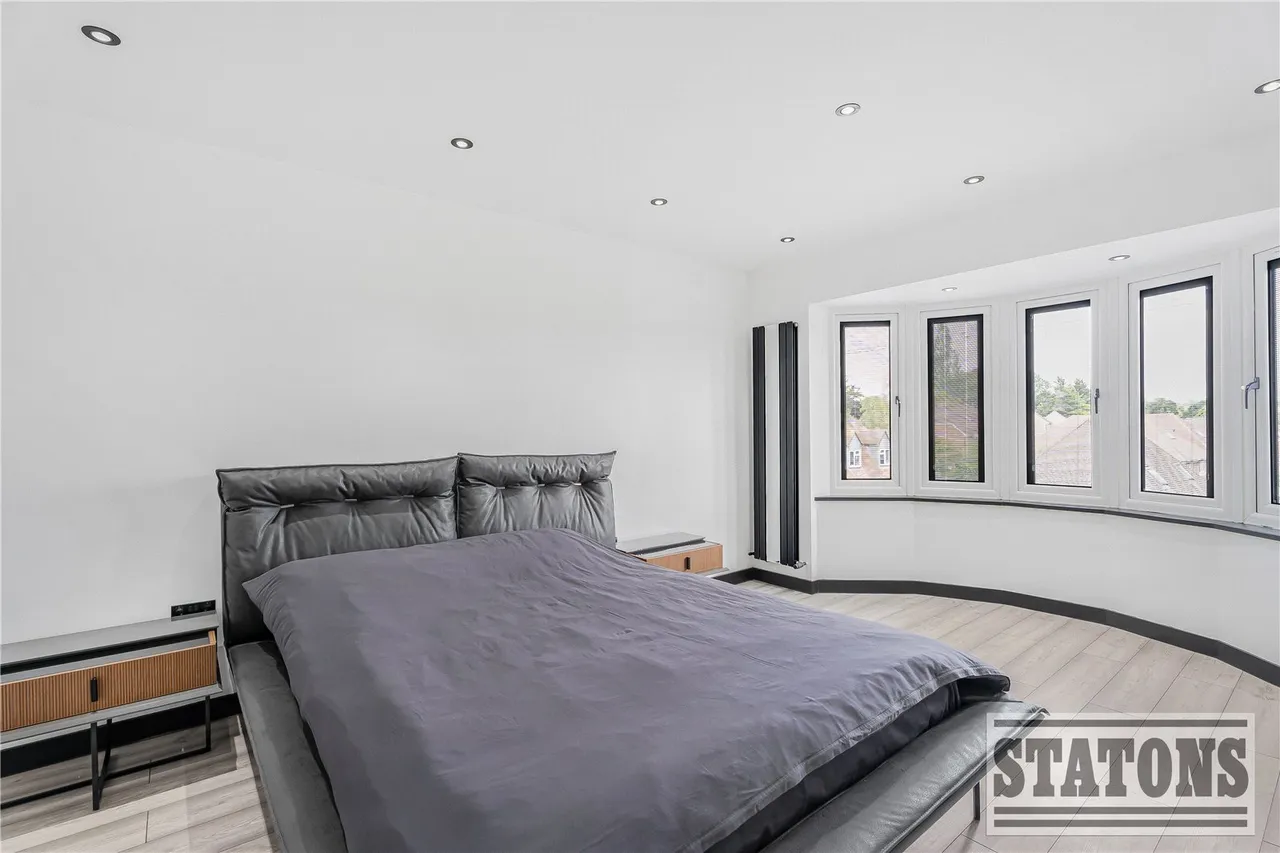 Plough Hill, Cuffley, Potters Bar, Hertfordshire, EN6 4DN, photo 17