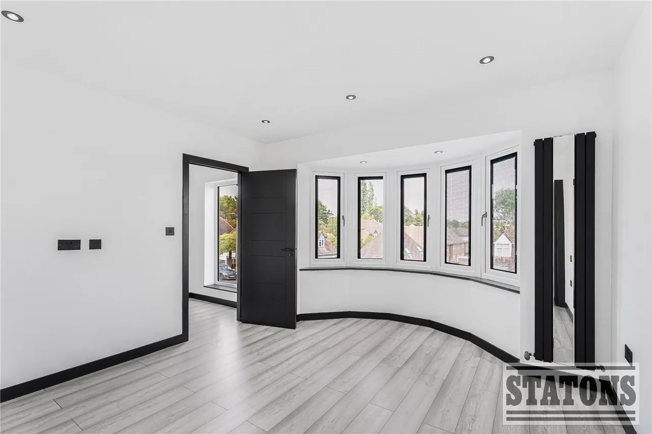 Plough Hill, Cuffley, Potters Bar, Hertfordshire, EN6 4DN, photo 15