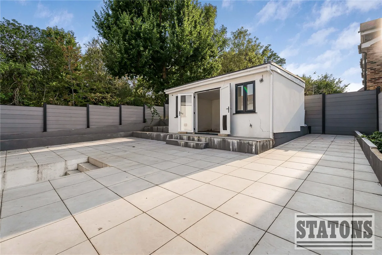 Plough Hill, Cuffley, Potters Bar, Hertfordshire, EN6 4DN, photo 22