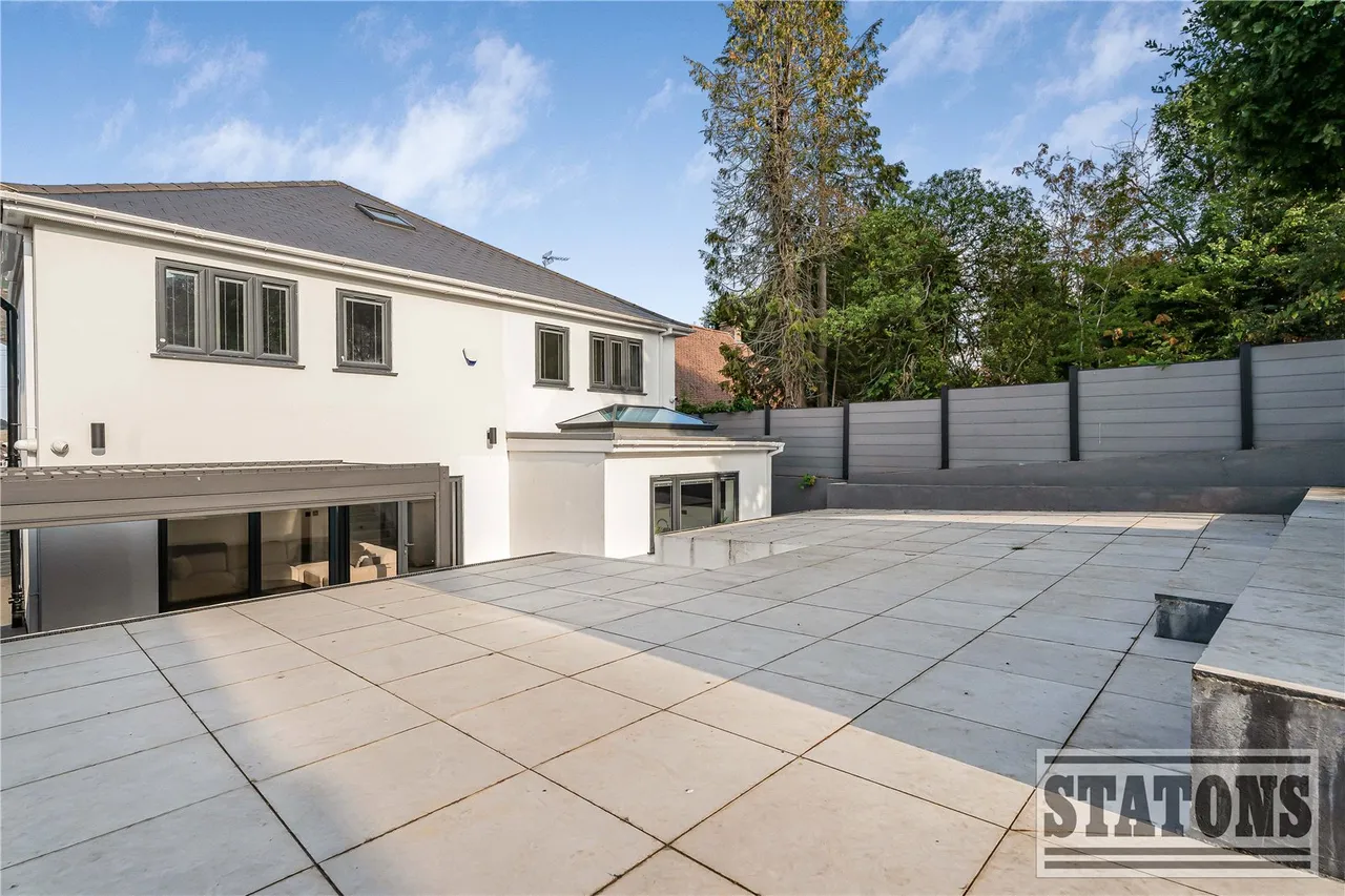 Plough Hill, Cuffley, Potters Bar, Hertfordshire, EN6 4DN, photo 21