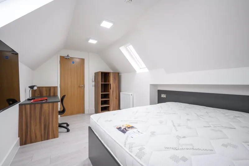 34a High Street, Walton-On-Thames KT12 1BZ, photo 3