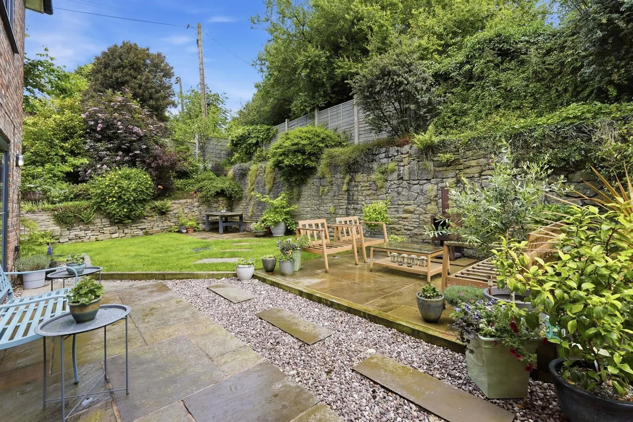 Hawthorn Road, Bollington, photo 5