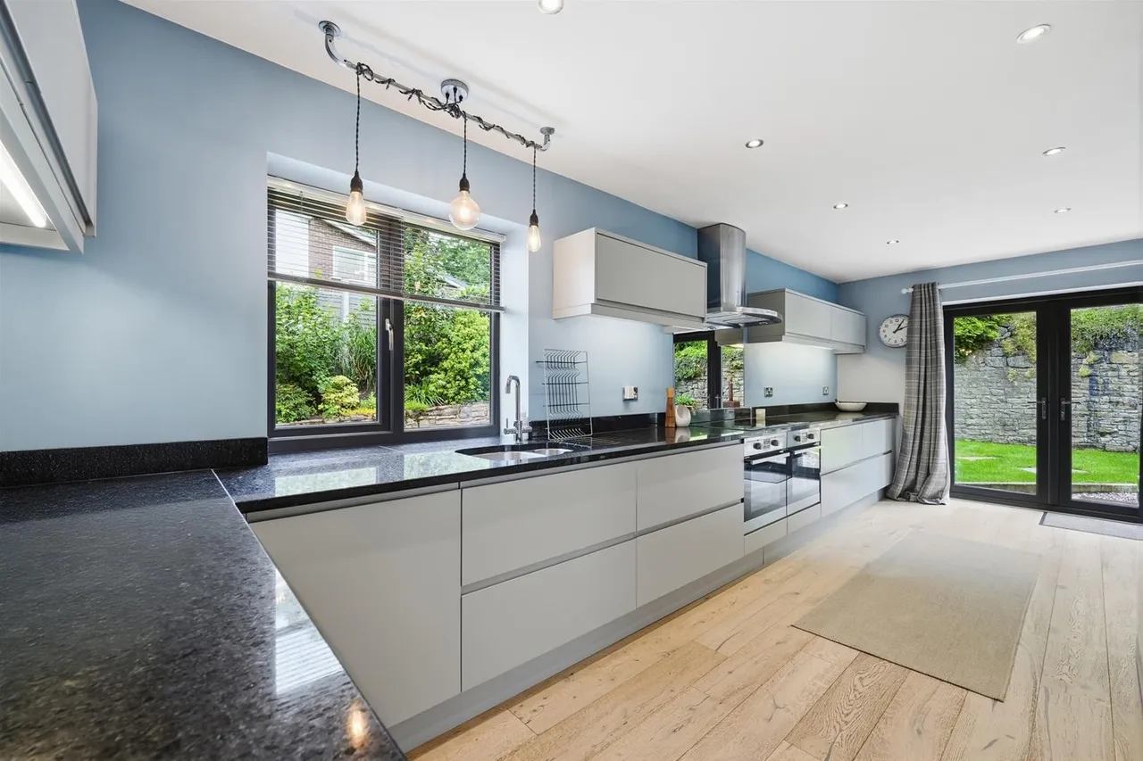 Hawthorn Road, Bollington, photo 4