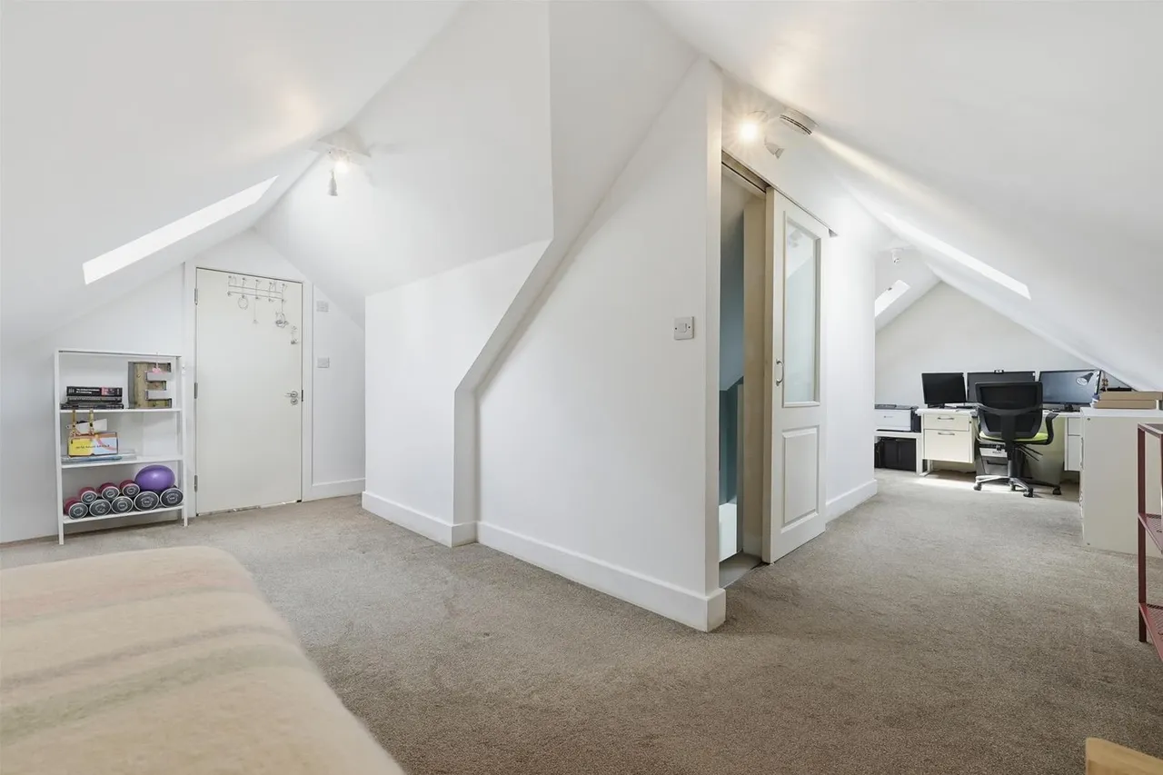 Hawthorn Road, Bollington, photo 24