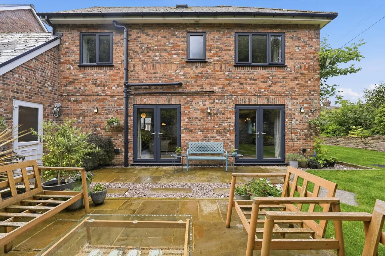 Hawthorn Road, Bollington, photo 30