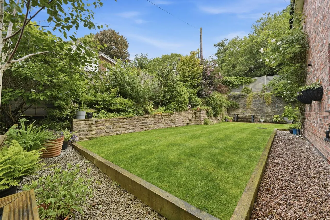 Hawthorn Road, Bollington, photo 29