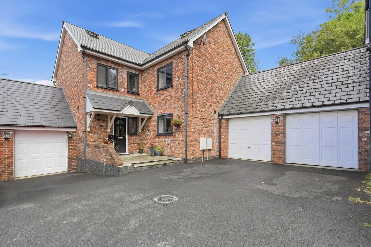 Hawthorn Road, Bollington, photo 33