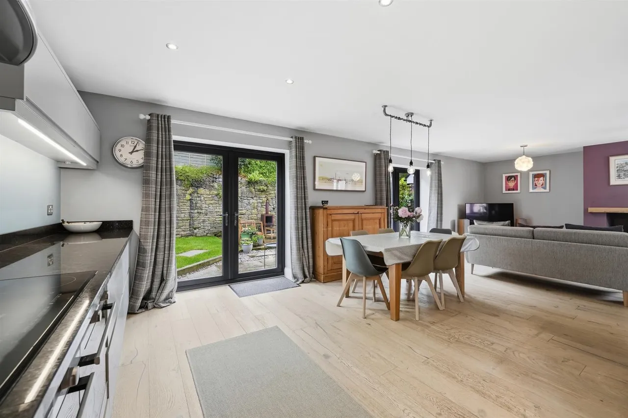 Hawthorn Road, Bollington, photo 9