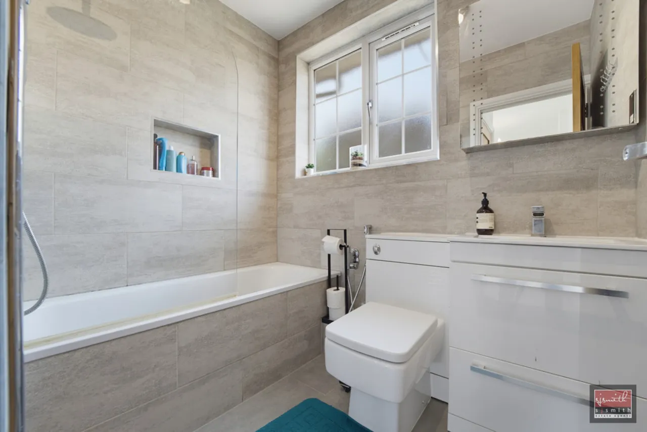 Stanwell Road, Ashford, photo 11